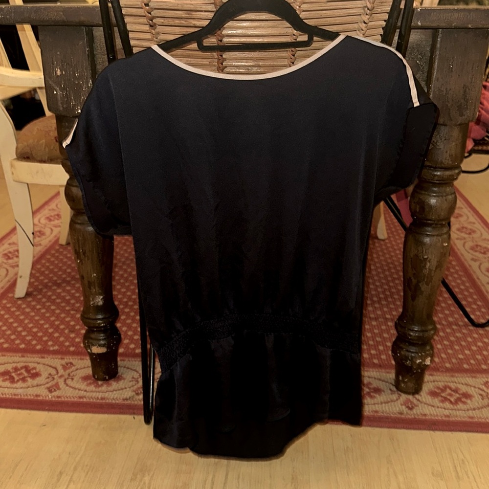 Silky short sleeve top from Ann Taylor size small navy with tan trim